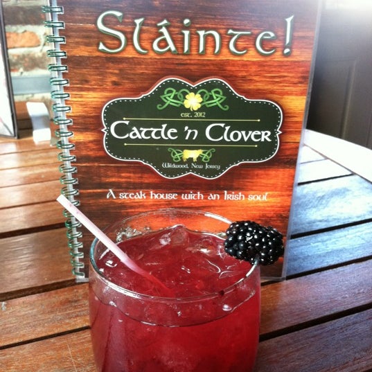 Photo taken at Cattle &#39;n Clover by Stacie G. on 8/2/2012