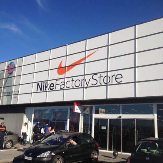 estante Inicialmente Inválido Nike Factory Store - 11 tips