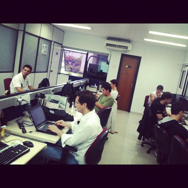 Photo taken at 4Linux Free Software Solutions by Gilmar P. on 4/2/2012