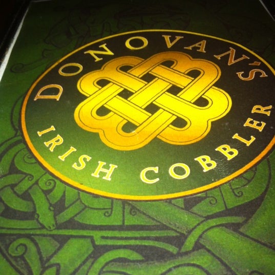 Foto tirada no(a) Donovan&#39;s Irish Cobbler por Erin S. em 8/8/2012