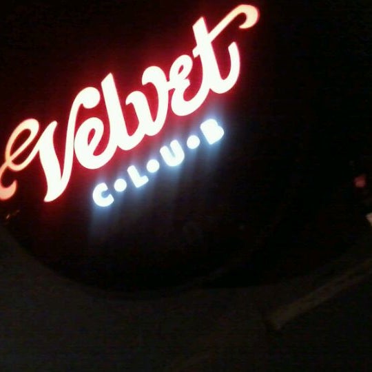 Photo taken at Velvet Club by Vinícius S. on 5/26/2012