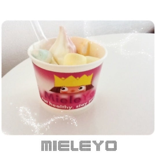 Снимок сделан в Mieleyo Premium Frozen Yogurt пользователем YenSiang L. 4/2/2012