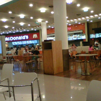2/9/2012에 Roni I.님이 Tortugas Open Mall에서 찍은 사진
