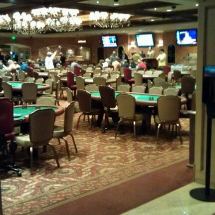 Foto diambil di Turning Stone Poker Room oleh Daniel L. pada 3/6/2012