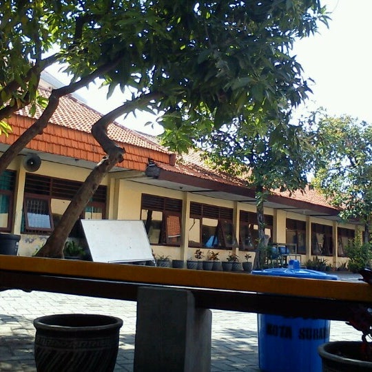 Foto tomada en SMA Negeri 14 Surabaya  por Irma Surya C. el 7/25/2012