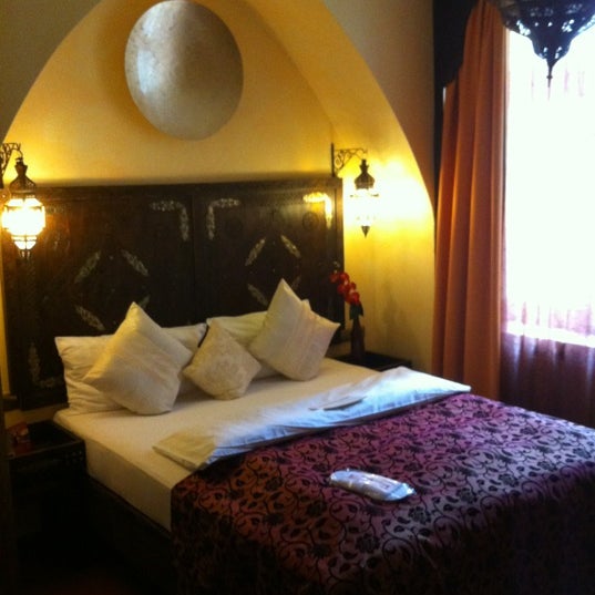 Foto diambil di Hotel Villa Oriental oleh Eveline3112 pada 3/11/2012