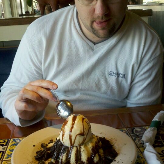Photo taken at Chili&#39;s Grill &amp; Bar by Kristen T. on 2/14/2012