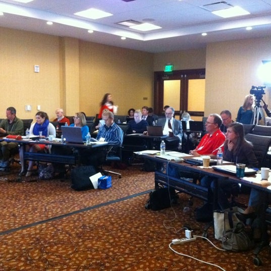 รูปภาพถ่ายที่ The Mason Inn Conference Center &amp; Hotel โดย Jim F. เมื่อ 2/22/2012