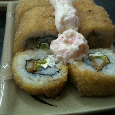 Foto diambil di Sushi Washoku oleh Margarita G. pada 7/20/2012
