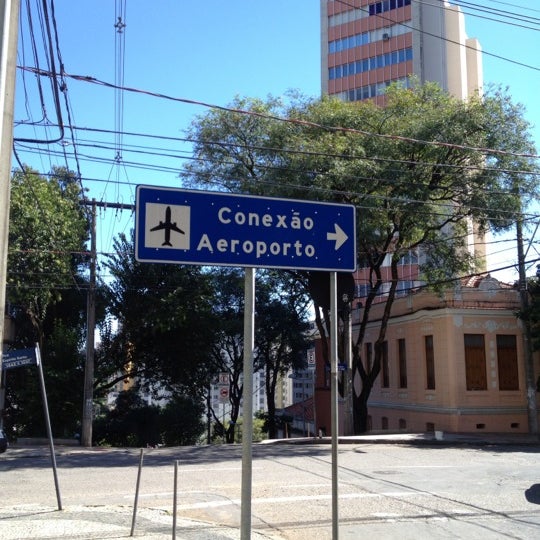 Das Foto wurde bei Conexão Aeroporto von neuza l. am 7/16/2012 aufgenommen
