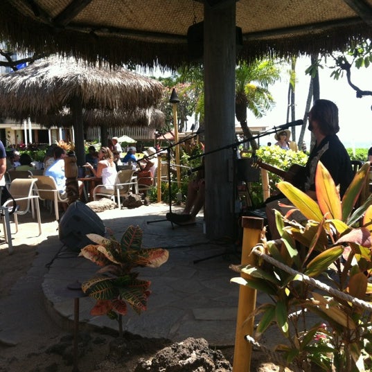 Photo taken at Hula Grill Kaanapali by Alice L. on 4/13/2012