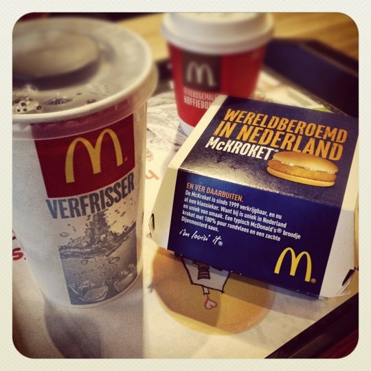รูปภาพถ่ายที่ McDonald&#39;s โดย Ome M. เมื่อ 3/5/2012