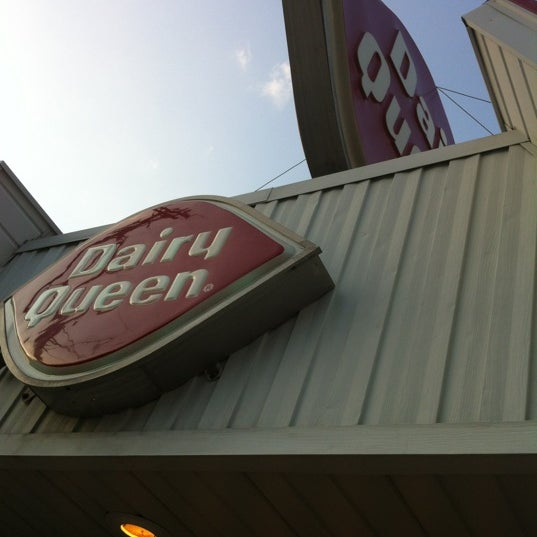 Photo taken at Dairy Queen by Jeremy M. on 3/16/2012