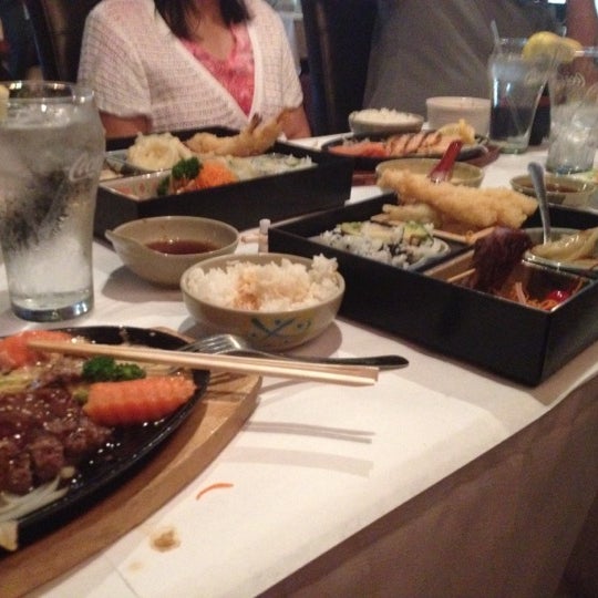 7/3/2012 tarihinde Lyn L.ziyaretçi tarafından Arashi Japan Sushi &amp; Steak House'de çekilen fotoğraf
