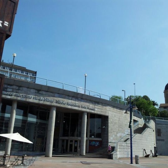 5/30/2012 tarihinde Borjaziyaretçi tarafından Itsasmuseum Bilbao'de çekilen fotoğraf