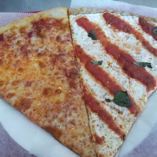 7/27/2012 tarihinde Michael M.ziyaretçi tarafından Pizza Park'de çekilen fotoğraf