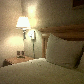 Das Foto wurde bei Hotel Lucerna Mexicali von YOrch G. am 8/31/2012 aufgenommen