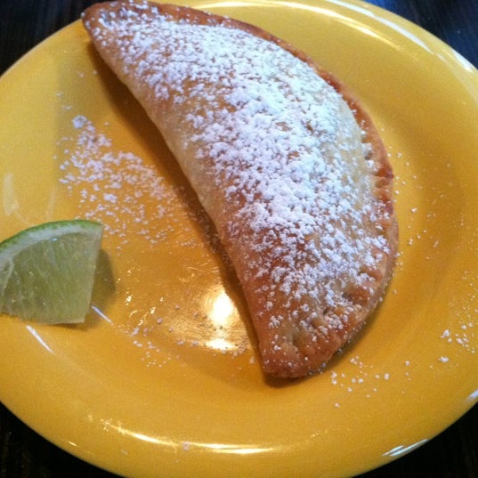 Снимок сделан в Las Primas Peruvian Kitchen пользователем Monica M. 3/3/2012
