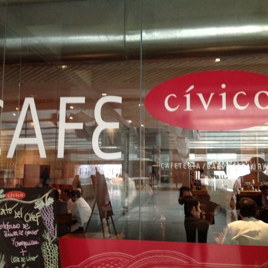 Foto scattata a Café Cívico da Sophia B. il 9/4/2012