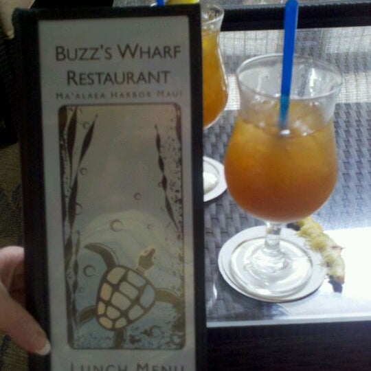 Foto diambil di Buzz&#39;s Wharf Resturant oleh Keith N. pada 3/5/2012