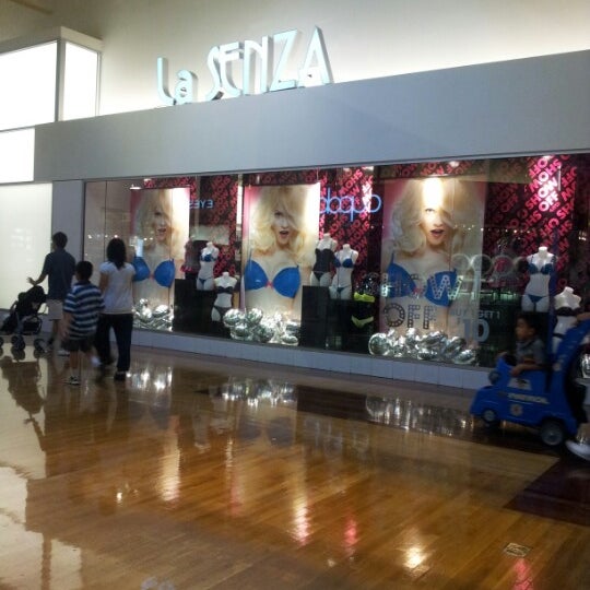 La Senza  Bayshore Shopping Centre