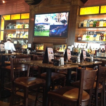 Photo taken at BJ&#39;s Restaurant &amp; Brewhouse by Joshua L. on 8/4/2012