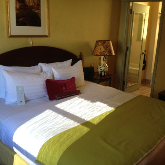 Foto diambil di Hotel Rex San Francisco oleh brian t. pada 7/19/2012
