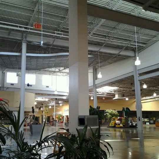 Country Club Plaza Shopping Mall