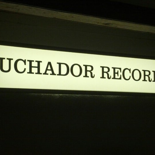 8/11/2012にVeronica H.がLuchador Recordsで撮った写真