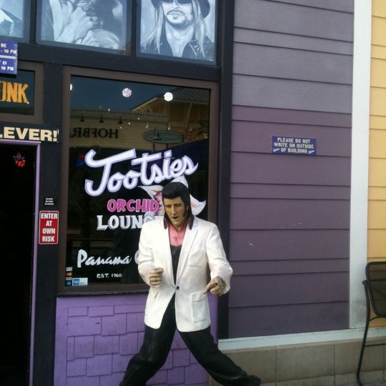 Foto diambil di Tootsie&#39;s World Famous Orchid Lounge oleh Jamie G. pada 3/22/2012