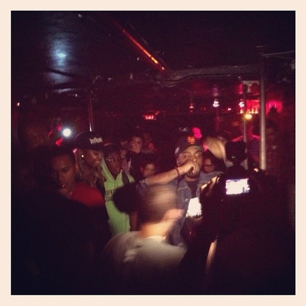 5/23/2012 tarihinde DJ Club Networkziyaretçi tarafından Lit Lounge'de çekilen fotoğraf
