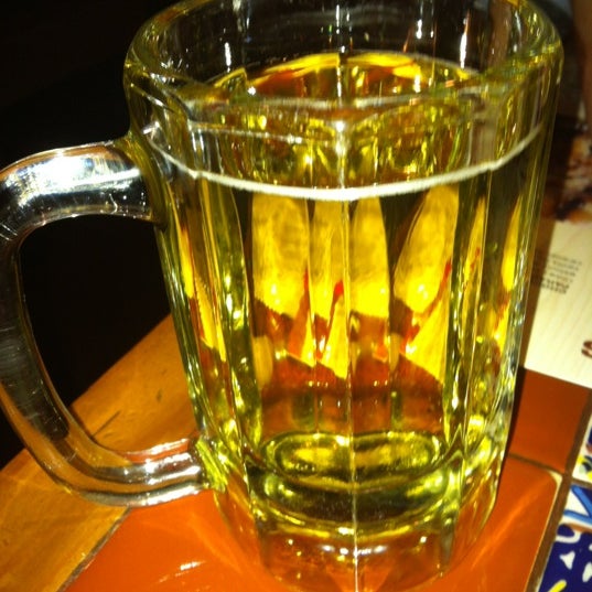 Photo taken at Chili&#39;s Grill &amp; Bar by Ricki G. on 2/11/2012