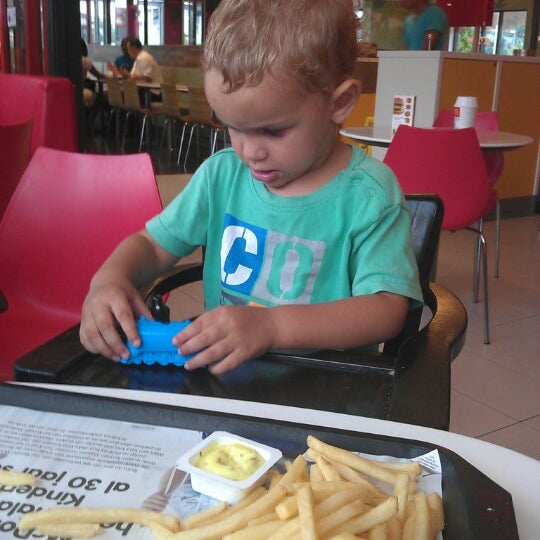 Photo taken at McDonald&#39;s by Lucia N. on 8/19/2012