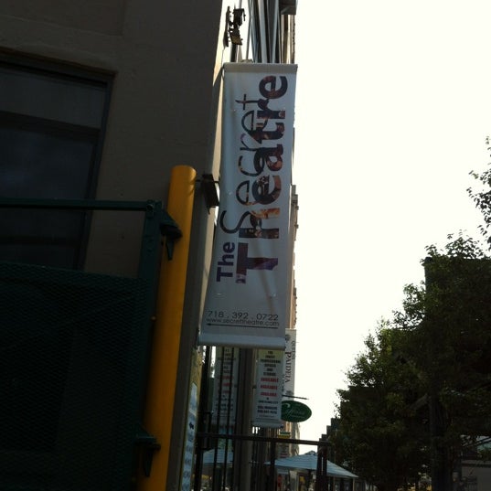 6/30/2012にJessica A.がThe Secret Theatreで撮った写真