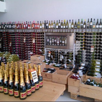 Снимок сделан в Bottles - wine&amp;spirit пользователем Christos L. 3/19/2012