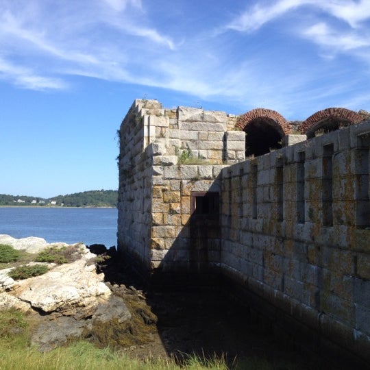 Форт нокс сша хранилище. Форт нокс сша. Хранилище форт нокс. Остров огурджалы. Форт мэн.