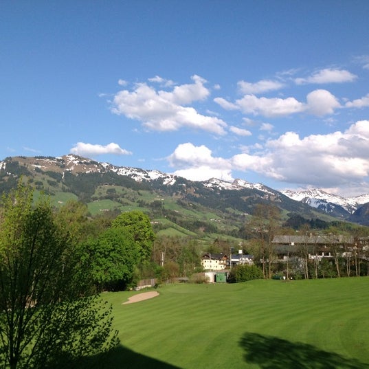 5/4/2012 tarihinde Matthew K.ziyaretçi tarafından Rasmushof Hotel Kitzbühel'de çekilen fotoğraf