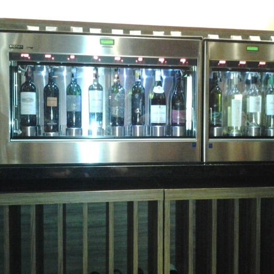 3/6/2012에 Saulo B.님이 D&#39;Vinos - Wine Store에서 찍은 사진