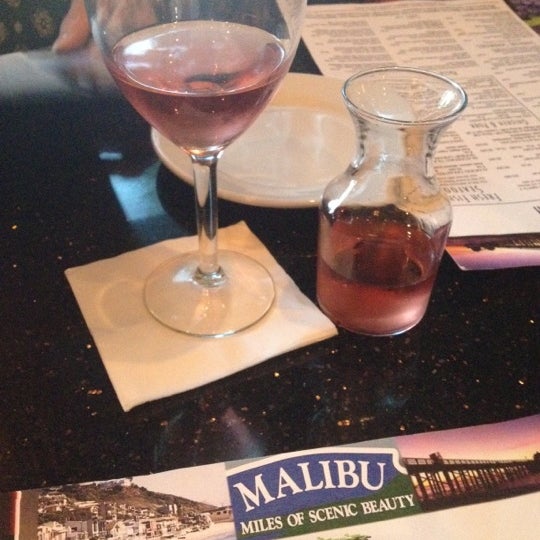 Das Foto wurde bei Malibu Beach Grill von Matthew P. am 6/16/2012 aufgenommen