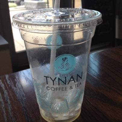 Снимок сделан в Tynan Coffee &amp; Tea пользователем Adam H. 7/27/2012