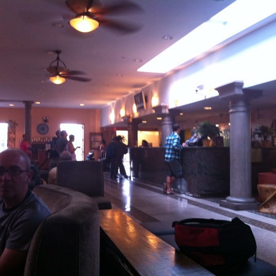 Das Foto wurde bei Hacienda Hotel &amp; Conference Center LAX von Margot am 8/23/2012 aufgenommen