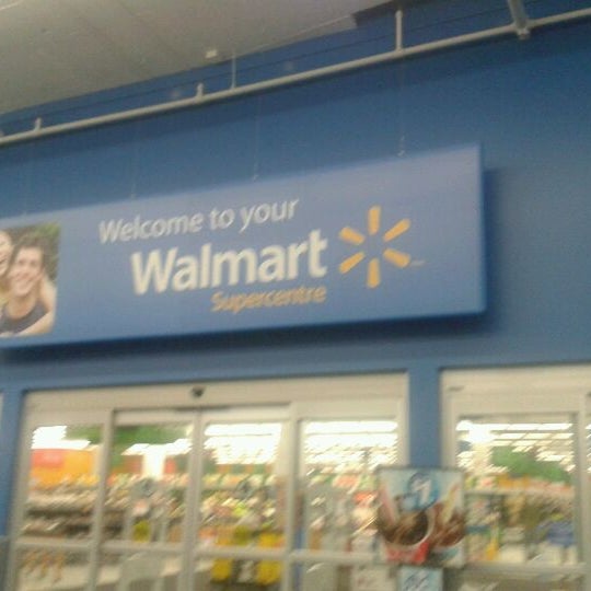 Foto diambil di Walmart oleh KoKer Glide C. pada 5/22/2012