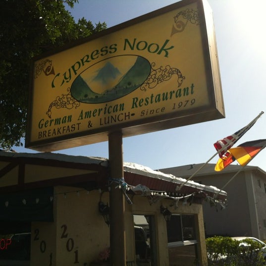 Das Foto wurde bei Cypress Nook German American Restaurant von Not So V. am 4/22/2012 aufgenommen