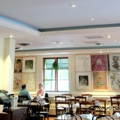 Photo taken at Panevino Ristorante by Evelyn H. on 5/30/2012
