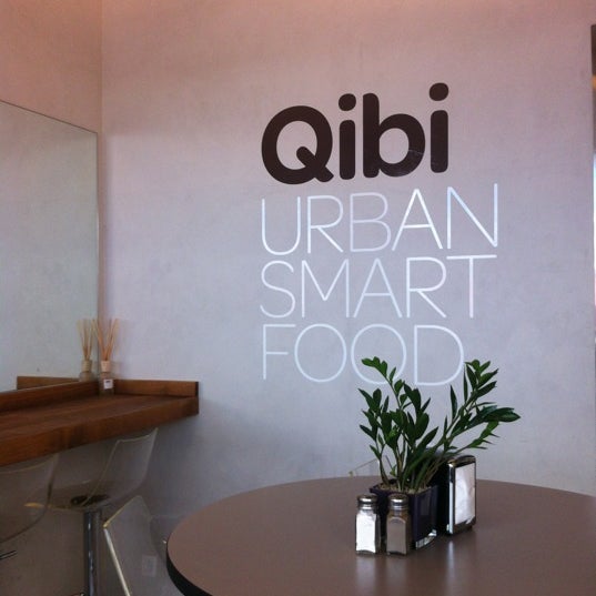 6/1/2012 tarihinde Flore B.ziyaretçi tarafından Qibi I Urban Smart Food'de çekilen fotoğraf