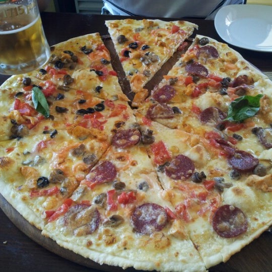 Пиццерии города свободный. Pizza stop line, свободный. Пицца на тонком тесте фото. Пицца таун. Пицца таун октябрьский пермский край.