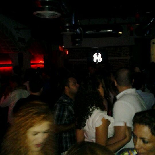 4/22/2012 tarihinde Oscar G.ziyaretçi tarafından TuCandela Bar'de çekilen fotoğraf