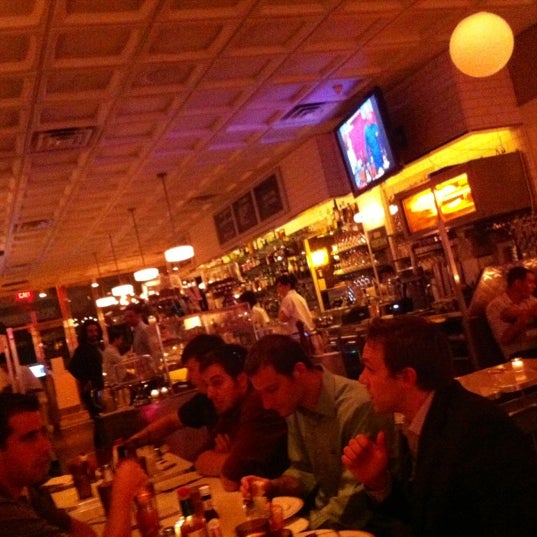 รูปภาพถ่ายที่ The Bowery Diner โดย Eric L. เมื่อ 6/24/2012