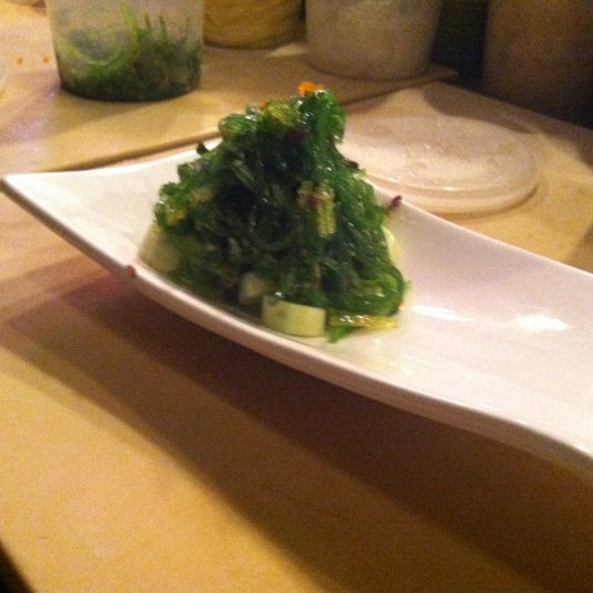 Снимок сделан в Fuji Sushi Bar &amp; Grill пользователем Jane J. 3/14/2012