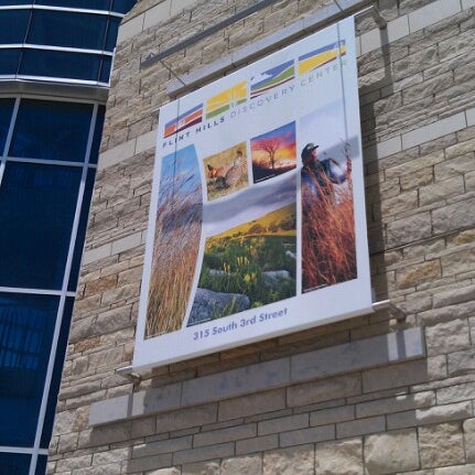 รูปภาพถ่ายที่ Flint Hills Discovery Center โดย Audrey H. เมื่อ 6/16/2012